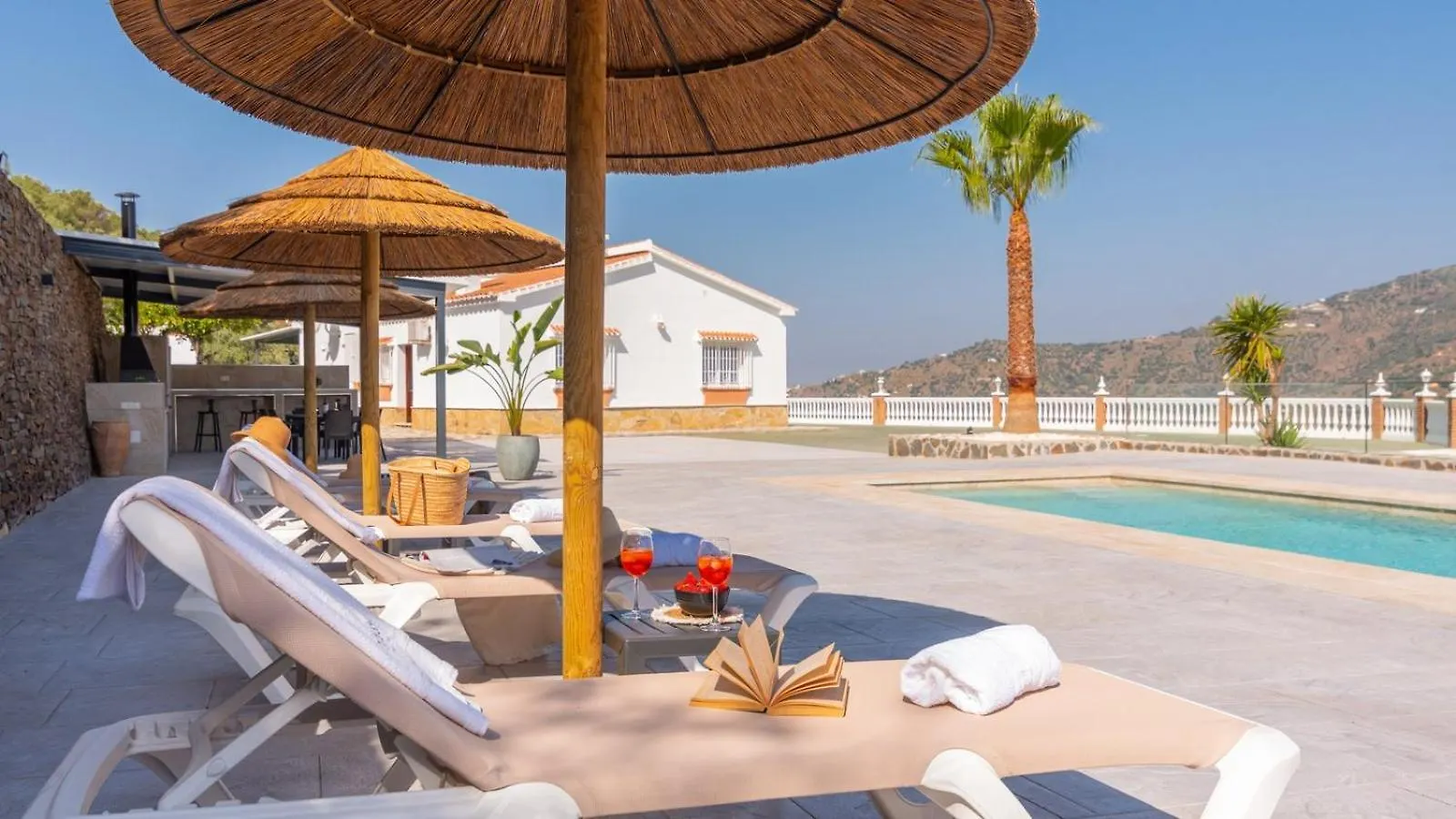 Villa Charo Sayalonga By Ruralidays