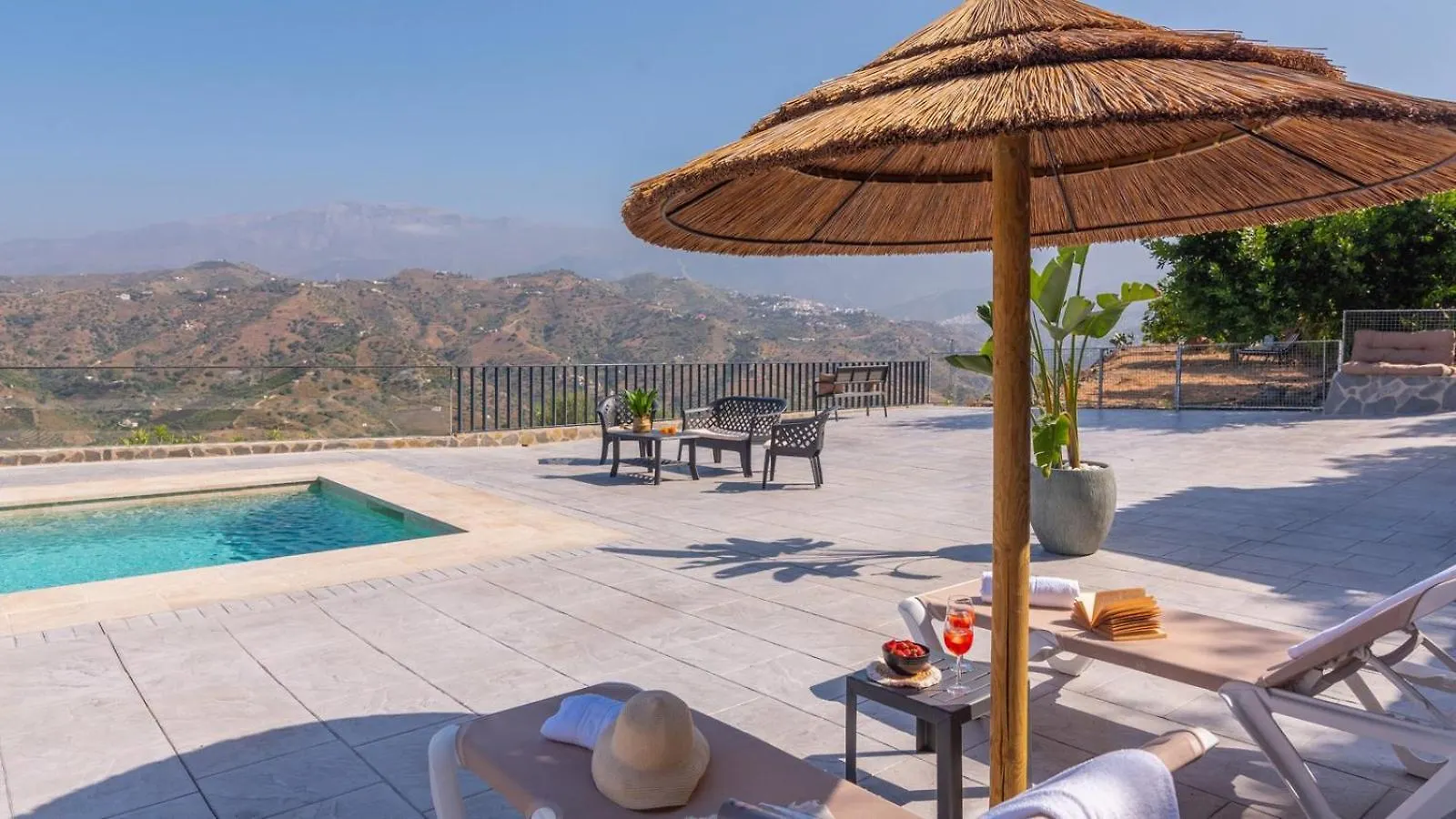 Villa Charo Sayalonga By Ruralidays Spain