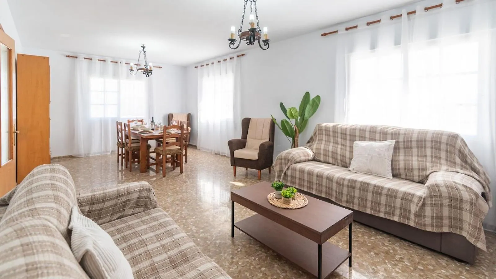 Villa Charo Sayalonga By Ruralidays Spain