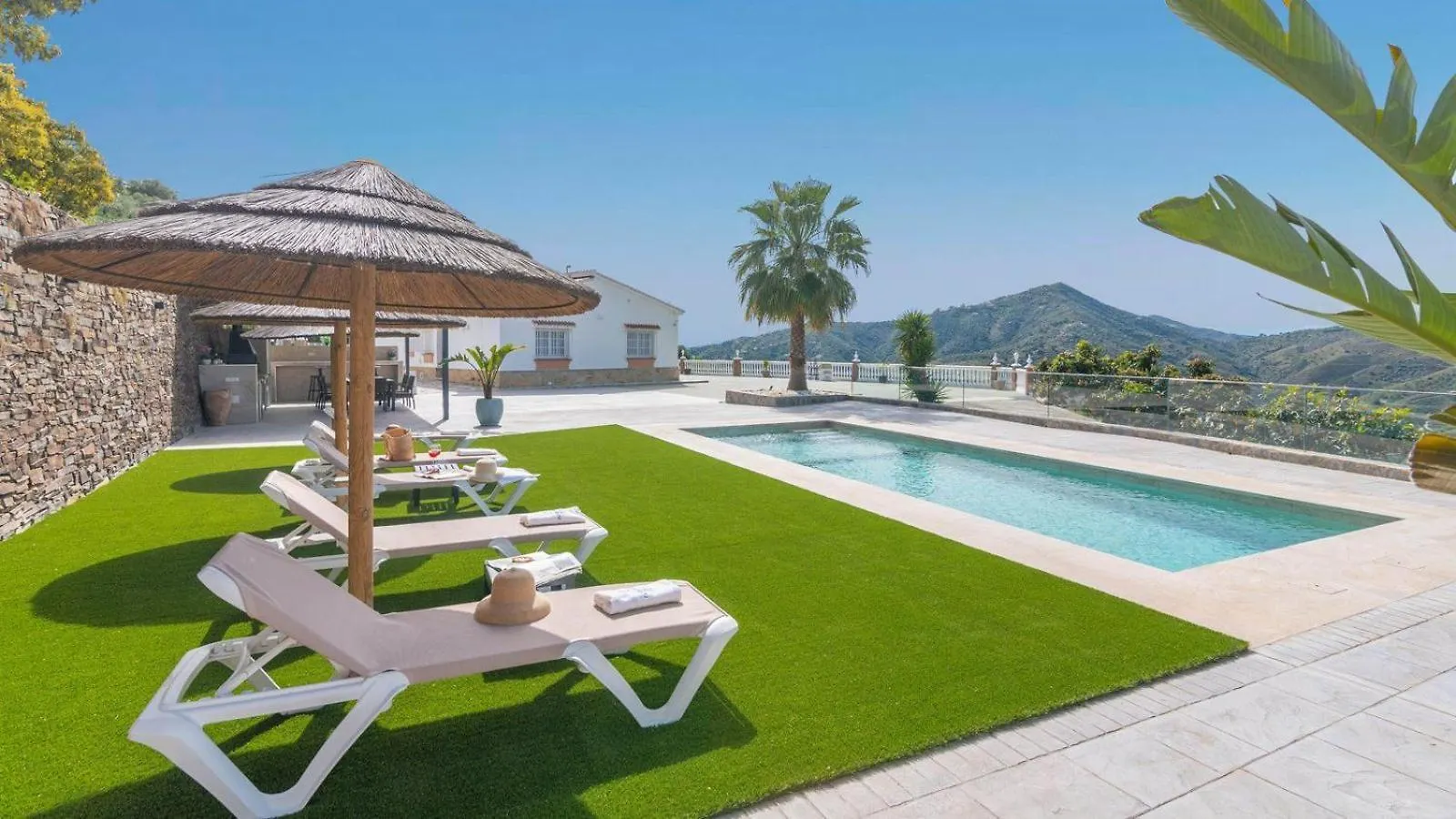 Villa Charo Sayalonga By Ruralidays